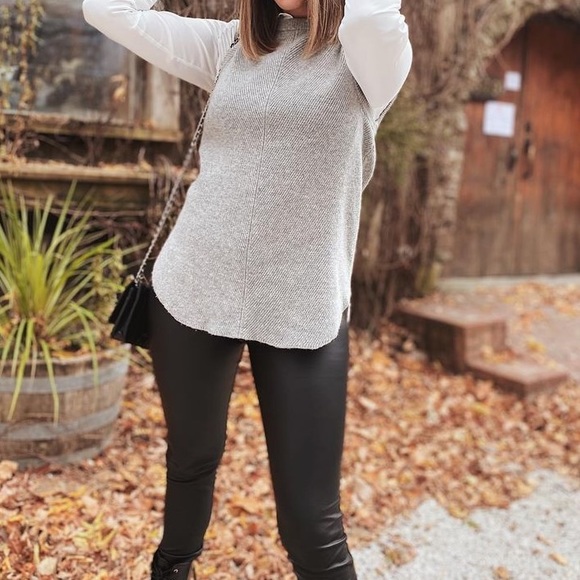 Hi Lo Cashmere MK sweater Vest - Picture 4 of 4